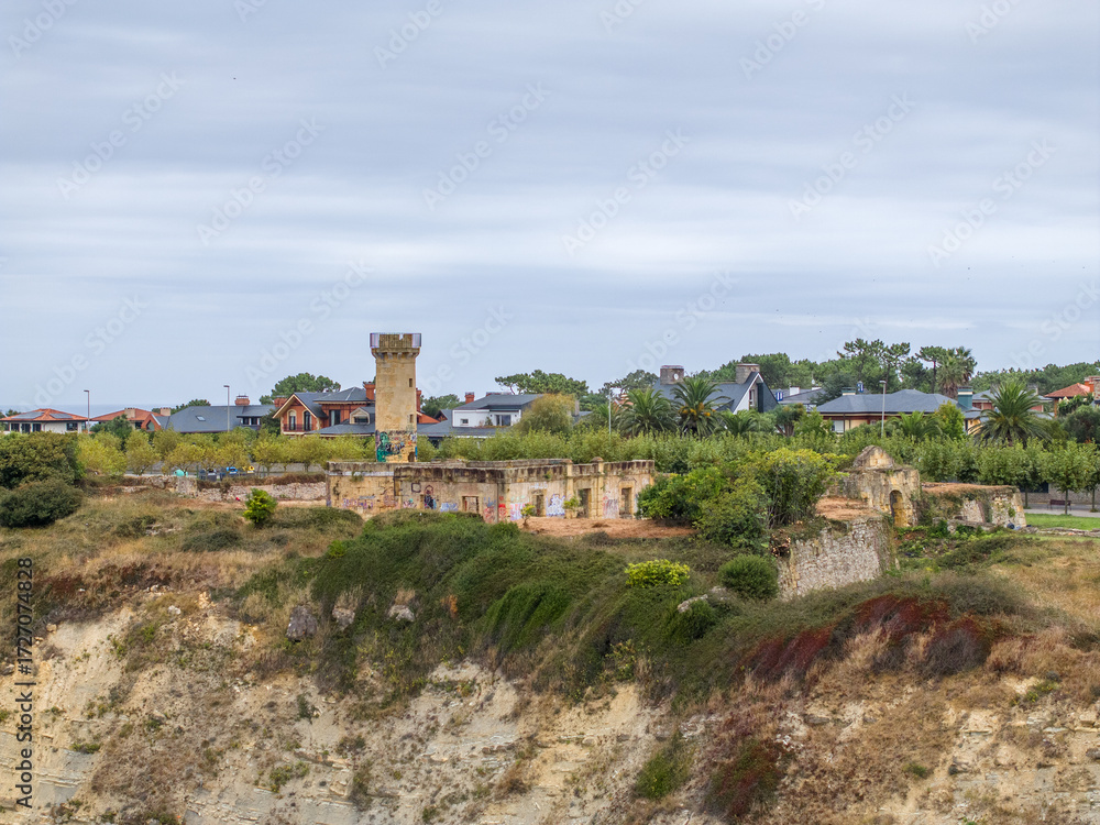 Fototapeta premium Fuerte de defensa la Galea o Castillo del Príncipe en Punta Galea, ría del Nervión, Guecho, Vizcaya País Vasco (España)