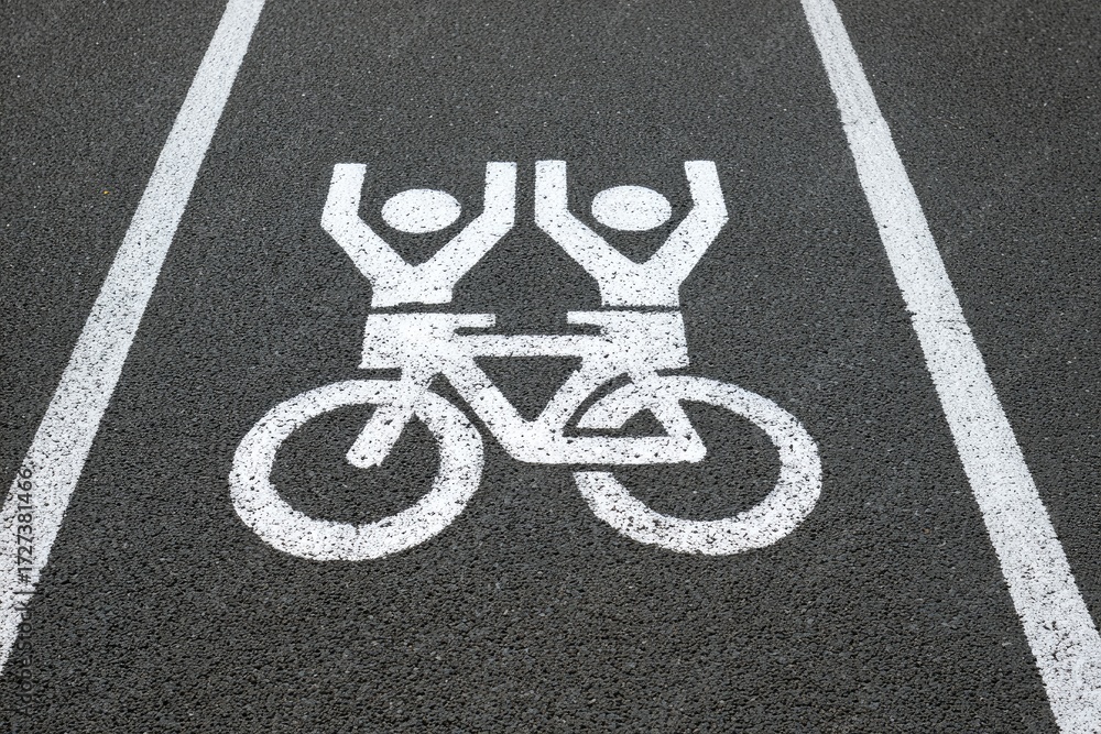 Obraz premium Bike lane marking on asphalt