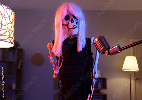 Human skeleton model dresse...