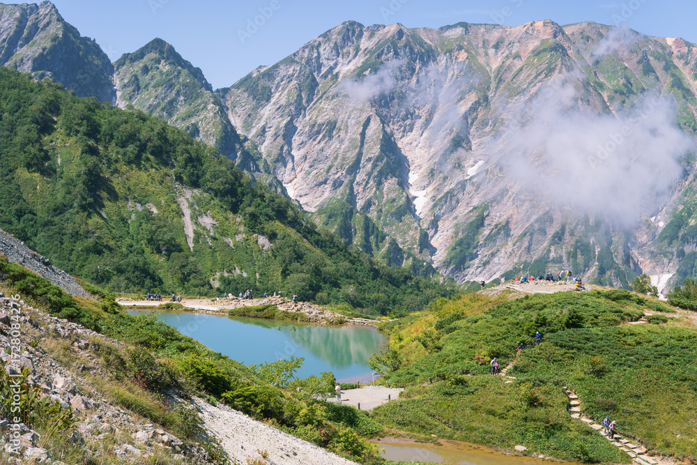 Naklejka premium 日本:標高2060mの八方池と白馬連峰の「天狗ノ頭」【八方尾根】長野県白馬村・9月