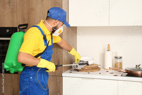 Male pest control specialis...