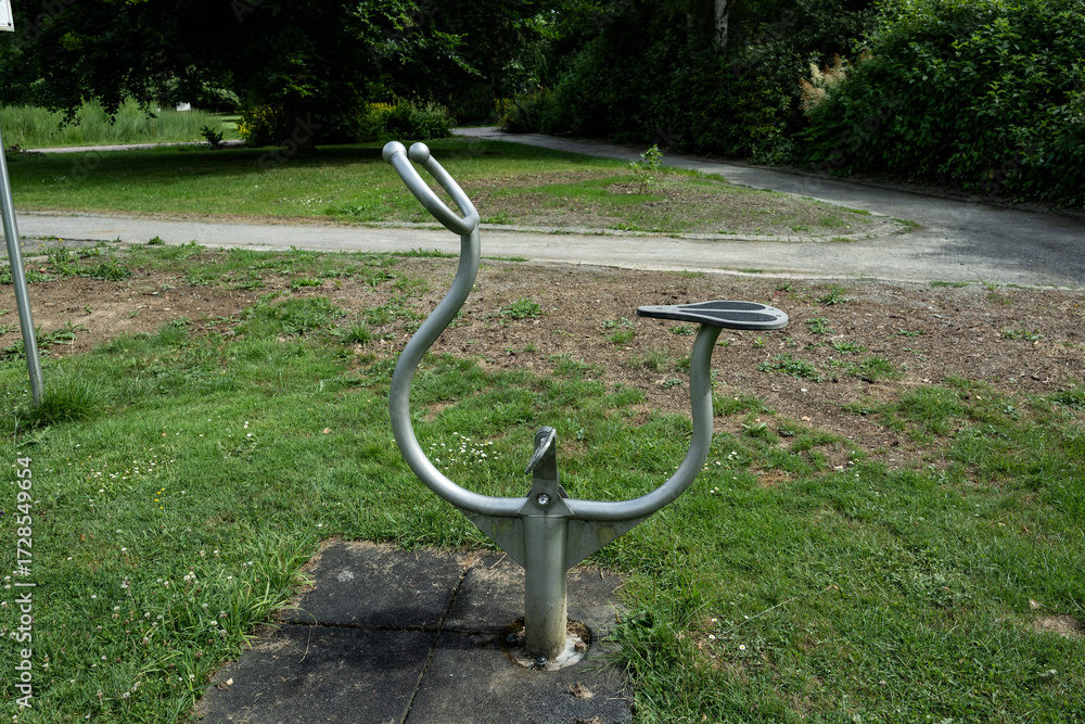 Obraz premium sport gerät outdoor fitness kraft fahrrad