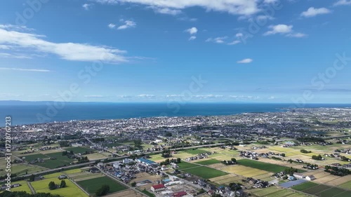 富山県魚津市上空から見た市街地や富山湾や能登半島