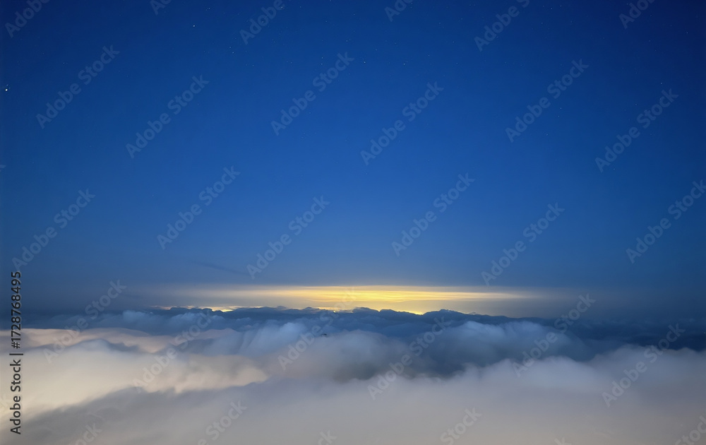 Obraz premium clouds over the sea