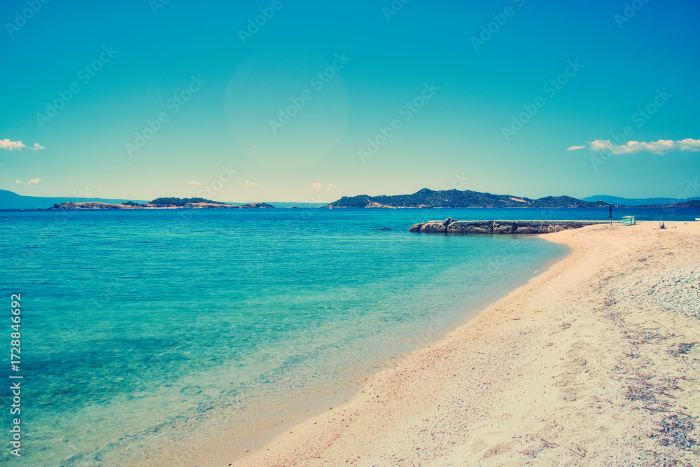 Obraz premium tropical beach with blue sky