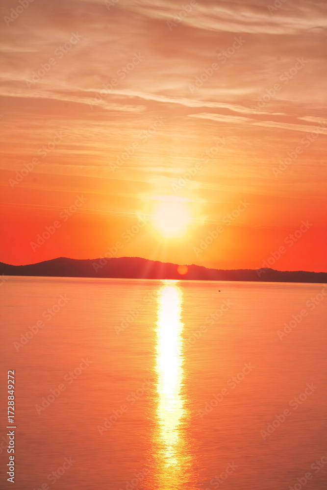 Fototapeta premium sunset over the sea