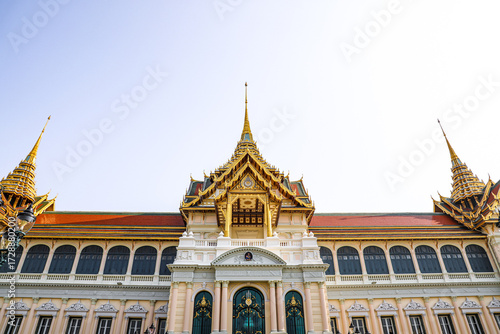 Wallpaper Mural The Grand Palace was built same time as Bangkok. royal residences include Dusit Maha Prasat Throne Hall, Aphorn Phimok Prasat Throne Hall, Phiman Rattaya Throne Hall, Chakri Maha Prasat Throne Hall. Torontodigital.ca
