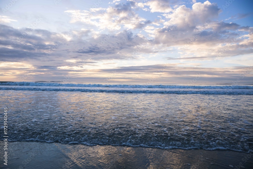 Obraz premium Sunrise Morning Sky Reflection at Low Tide Old Orchard Beach Maine