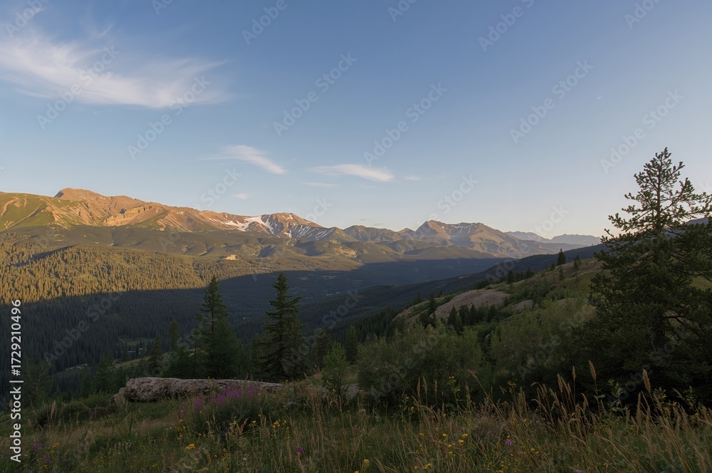 Naklejka premium Afternoon Views of Mountain Landscapes