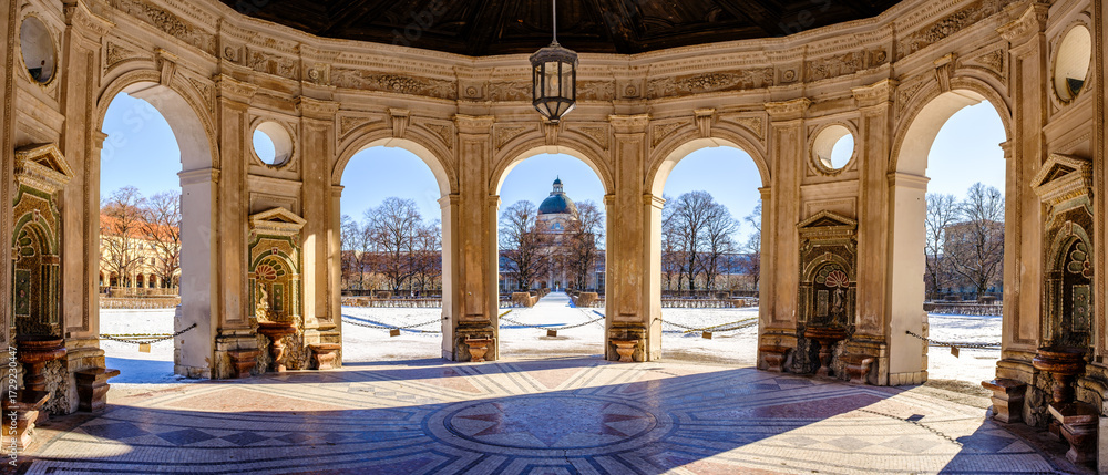 Fototapeta premium famous munich hofgarten - bavaria