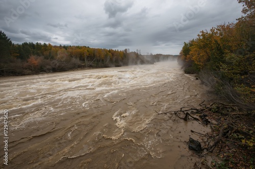 Heavy Rain Triggers Floods ...