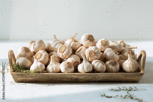 Cloves of garlic arranged o...