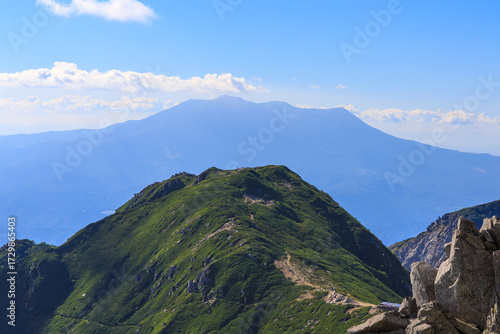 木曽駒ヶ岳からみた御嶽山