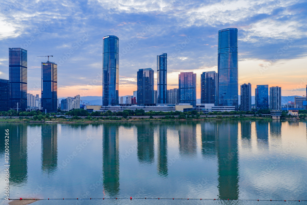 Fototapeta premium Changsha City Skyline at Sunset