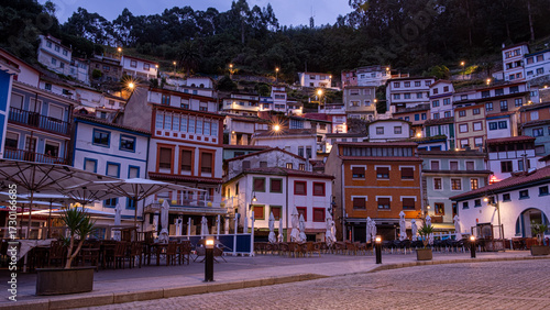 Obraz na plátně Cudillero at night with its picturesque terraced houses illuminated