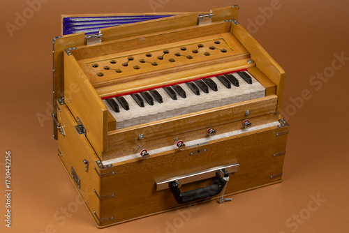 Harmonium Portrable Model
