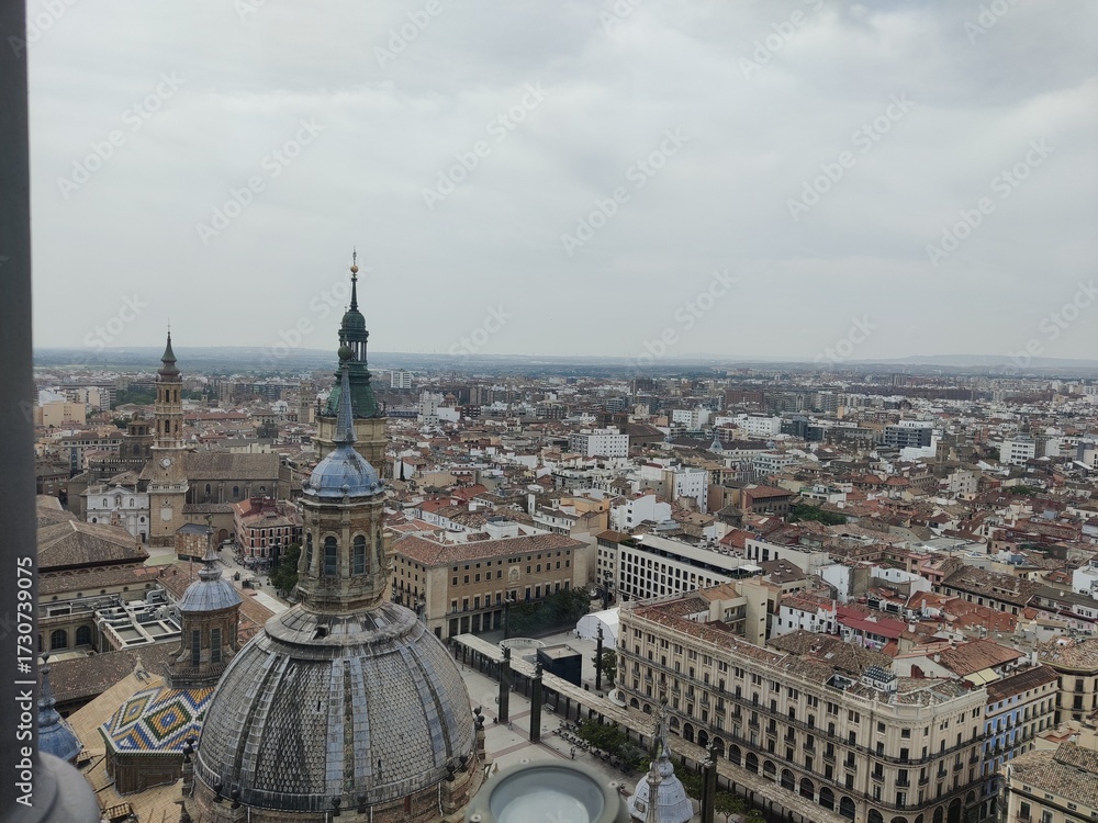 Obraz premium Museums, monuments, attractions, streets and river of Zaragoza