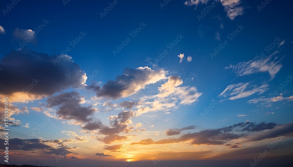 Naklejka premium Sunset Blue Sky In The Dusk With Clouds