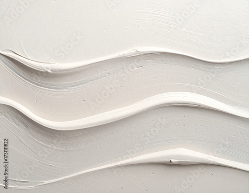 波打つように塗られた白いクリームテクスチャの抽象背景素材