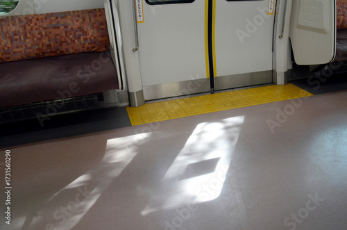 電車のドア