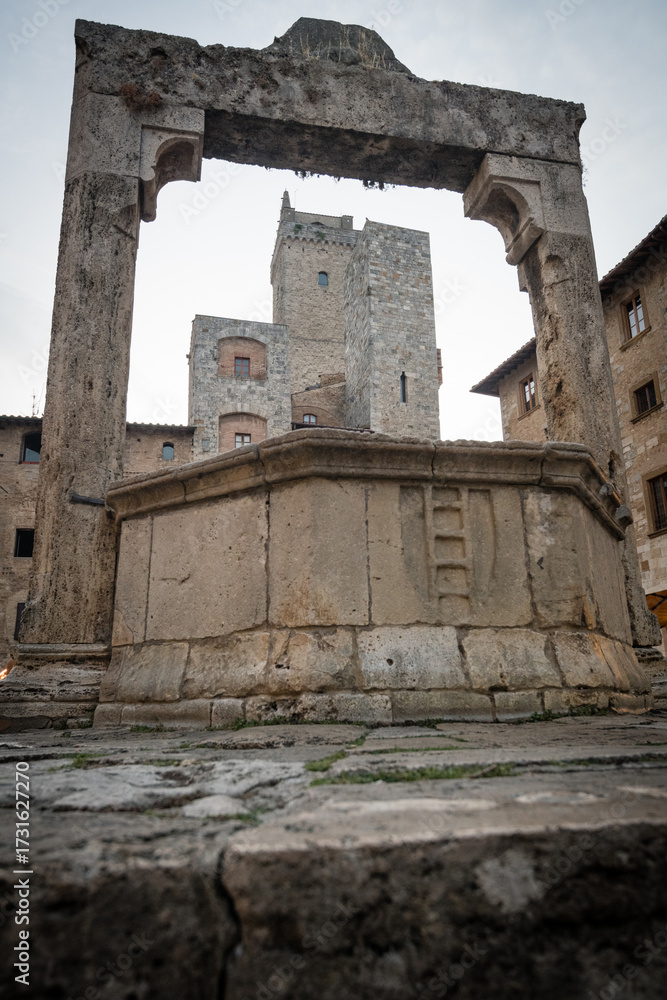Fototapeta premium San Gimignano - town of Fine Towers, famous for its medieval architecture. Located in Province of Siena, Tuscany, Italy