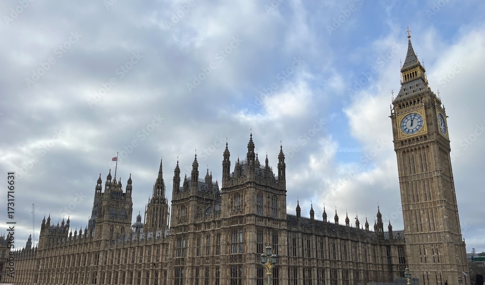 Obraz premium Big Ben est la tour horloge du palais de Westminster, et un symbole de la ville de Londres et Le palais