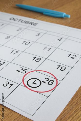 October calendar: time change in autumn