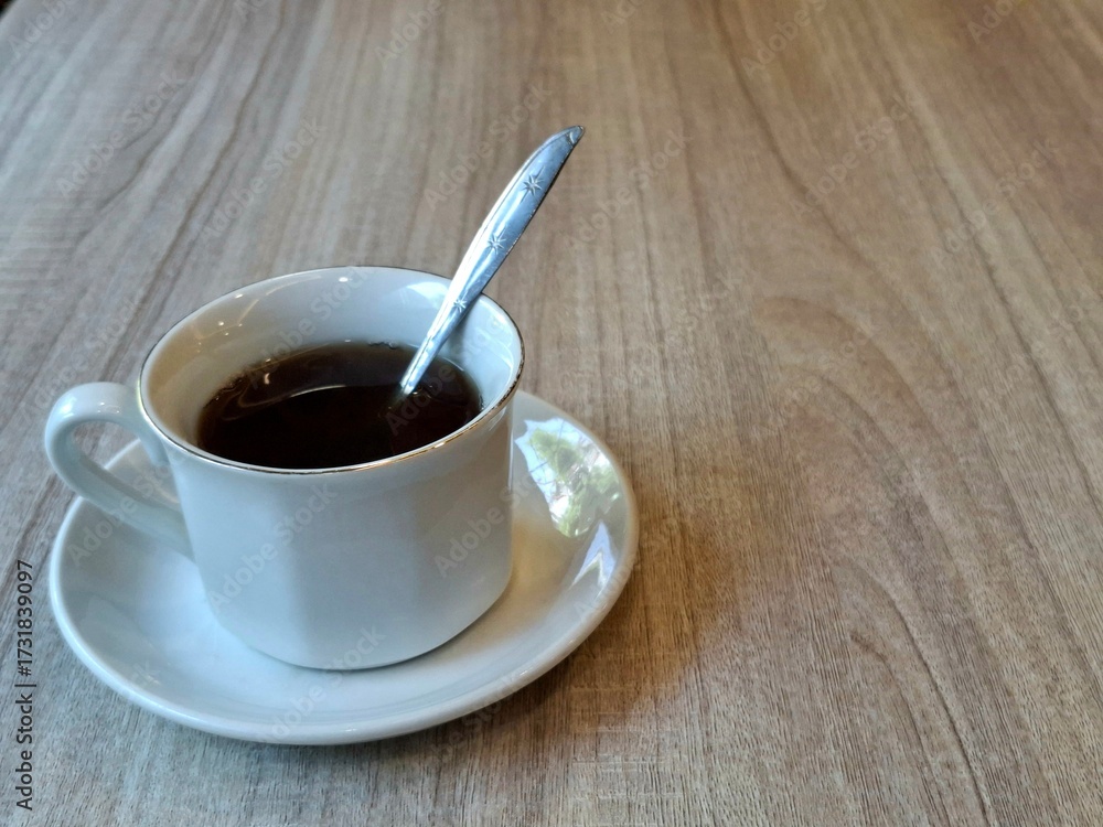 Obraz premium A cup of warm tea on the table