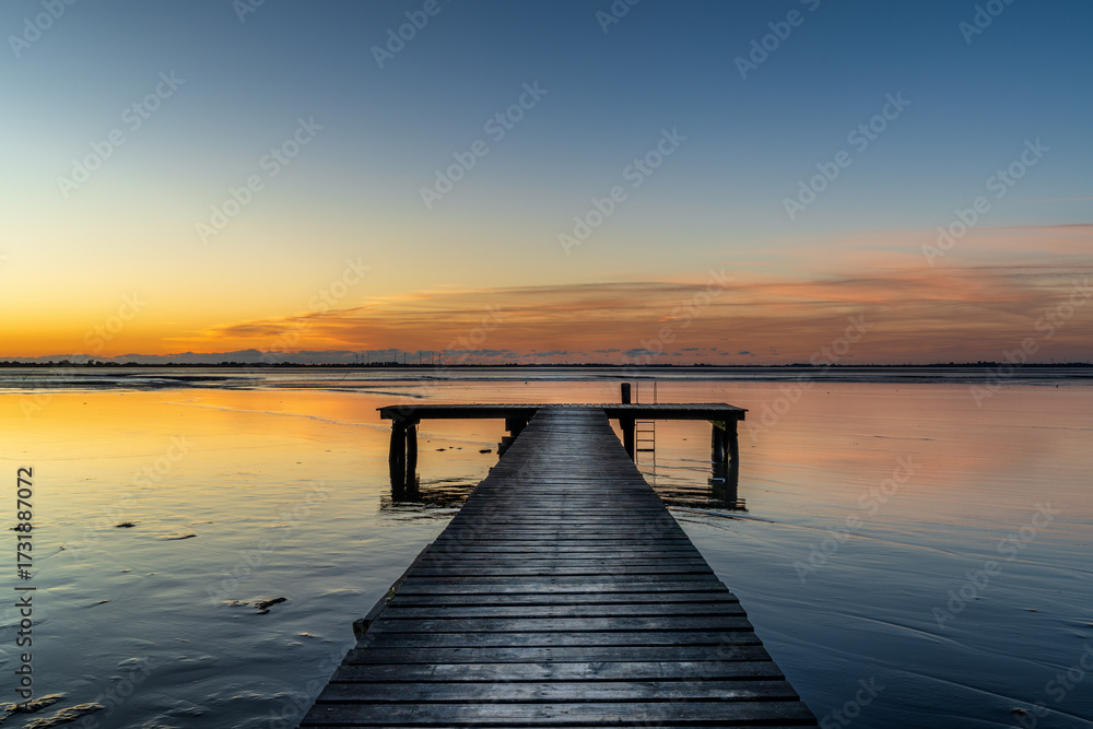 Naklejka premium Blaue Stunde im Wattenmeer