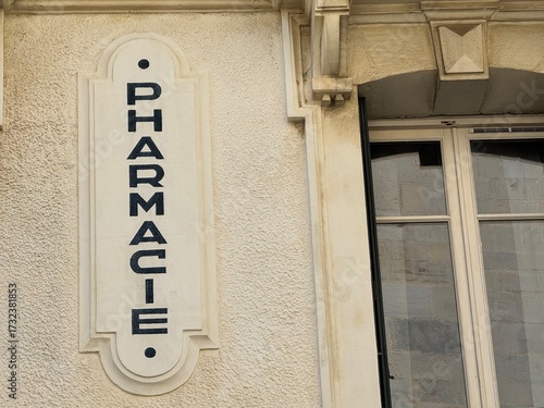 Pharmacie ancienne