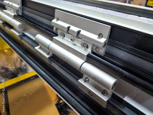 Using hidden hinges in the production of aluminum doors