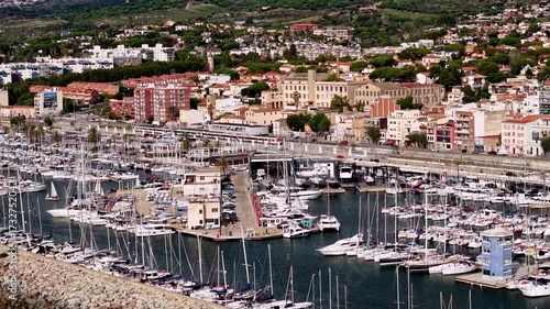 Vista aérea del puerto deportivo de El Masnou en Barcelona, España