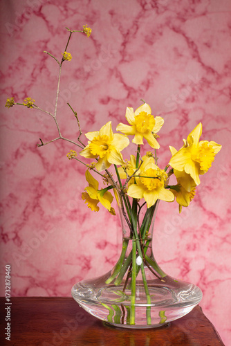 bouquet di fiori a tema pasquale primaverile