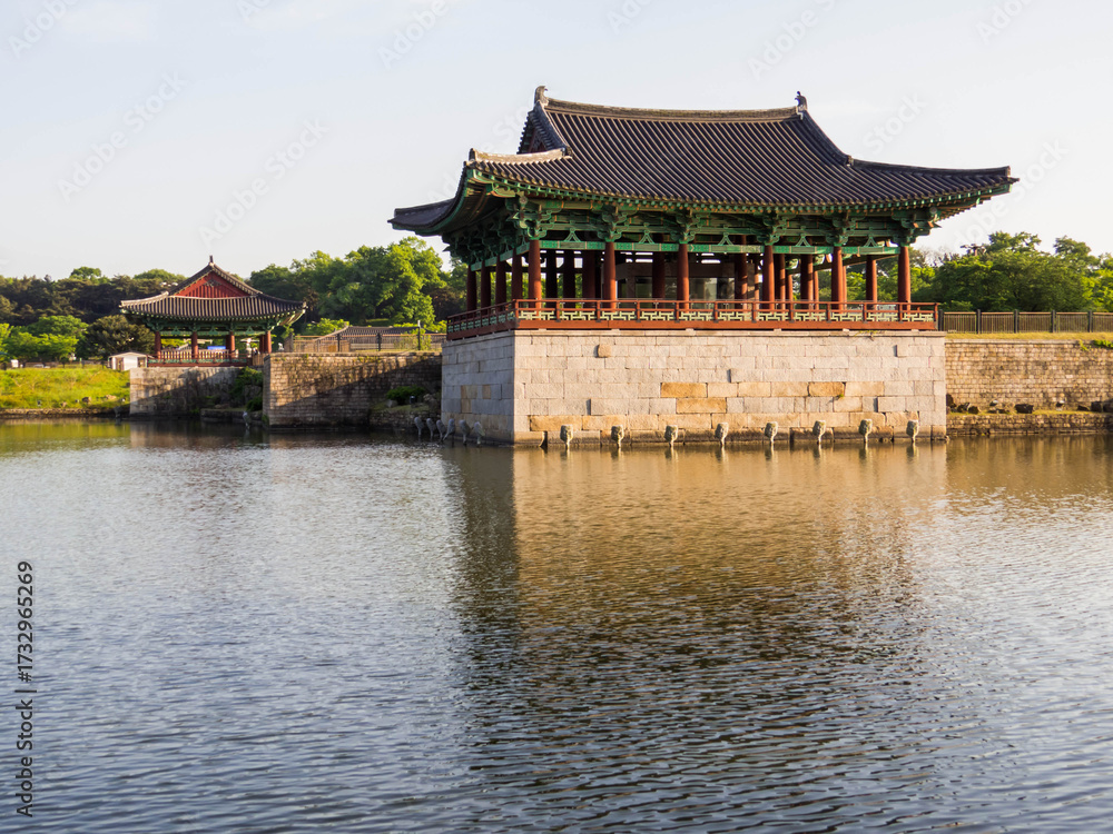 Fototapeta premium Donggung Palace and Wolji Pond, Gyeongju, South Korea