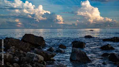 Bild auf Leinwand 美しい青空とどこまでも続く海 爽やかで開放感のある夏の自然風景