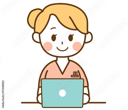 PC入力をしている看護師の女性