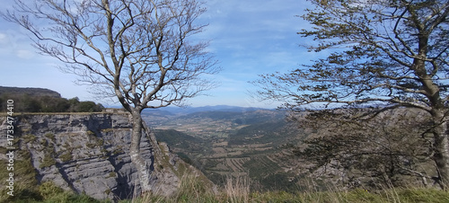 Paisaje del Salto del Nervión, Burgos, España	
