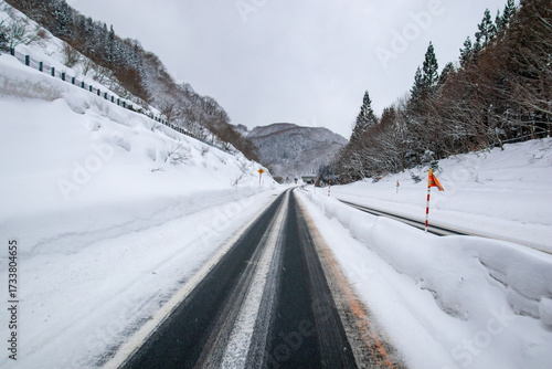 Heavy snow falls on the Akita Expressway in Tohoku