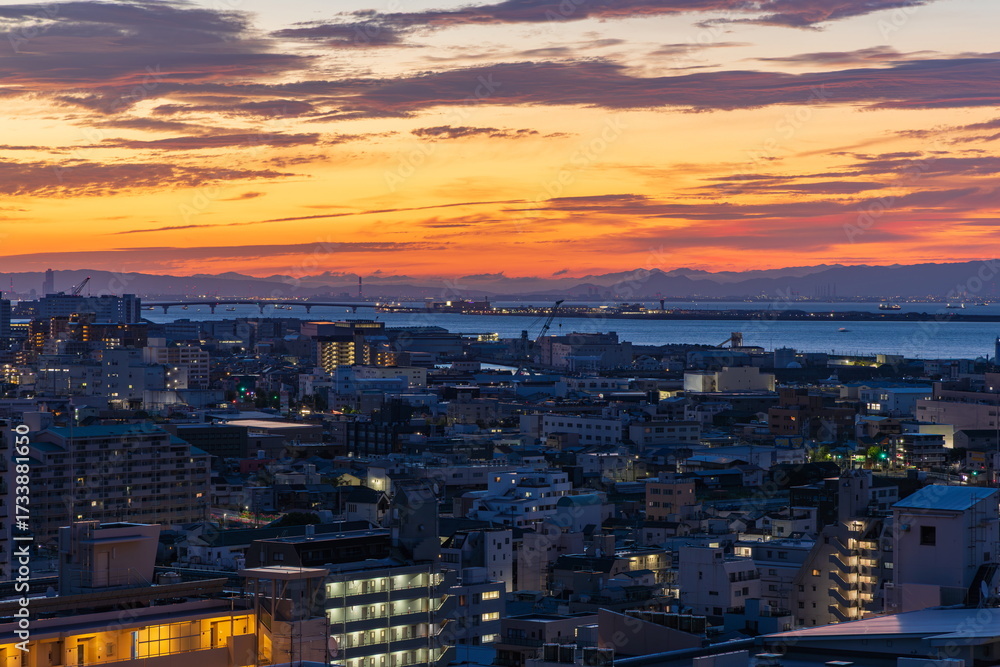 Obraz premium 神戸の夜明け（長田区～兵庫区～空港島） 神戸市長田区にて