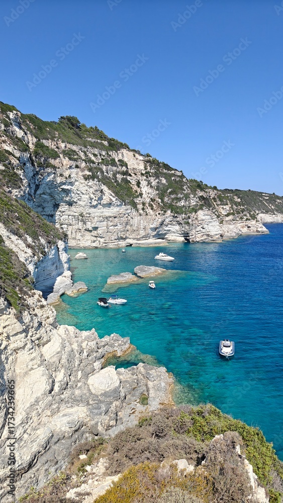 Obraz premium The stunning natural beauty of the Greek Ionian Island's beaches and coasts around Paxos and Kefalonia