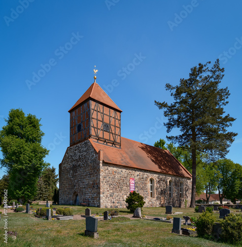 Denkmalgeschützte Dorfkirche 