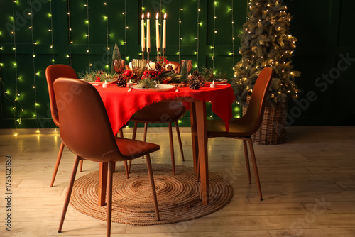 Festive dining table set fo...
