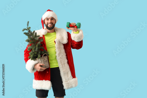Young happy sporty man in S...