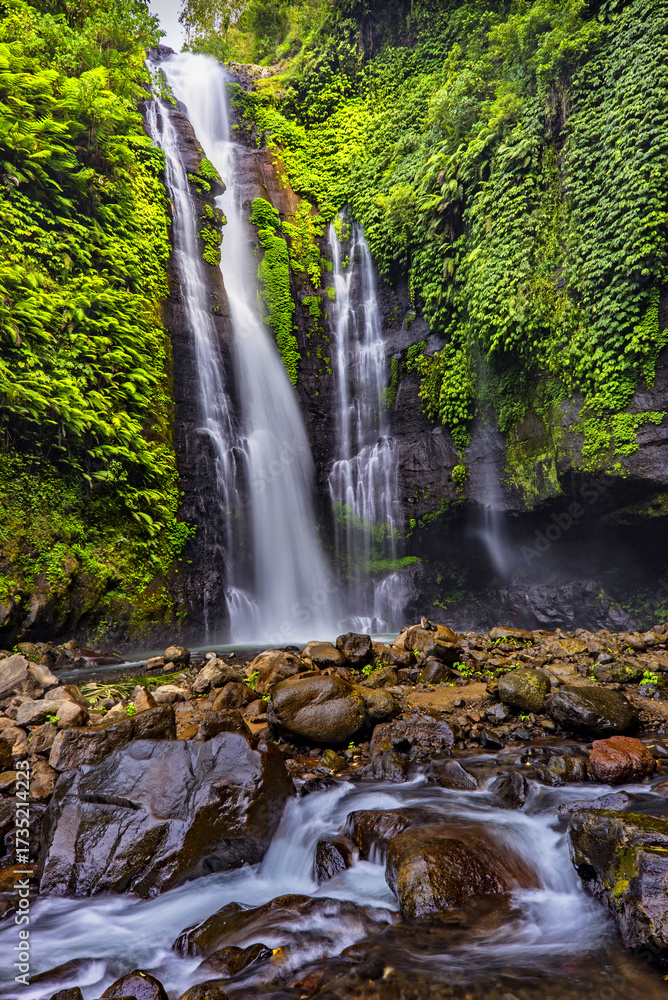 Obraz premium Cliff Waterfall Landscape Photography Majestic Natural Water Feature
