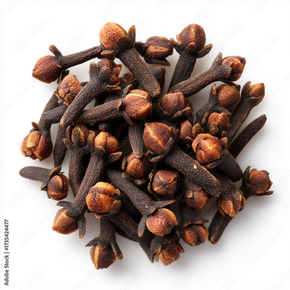 Fototapeta premium dried cloves on white background