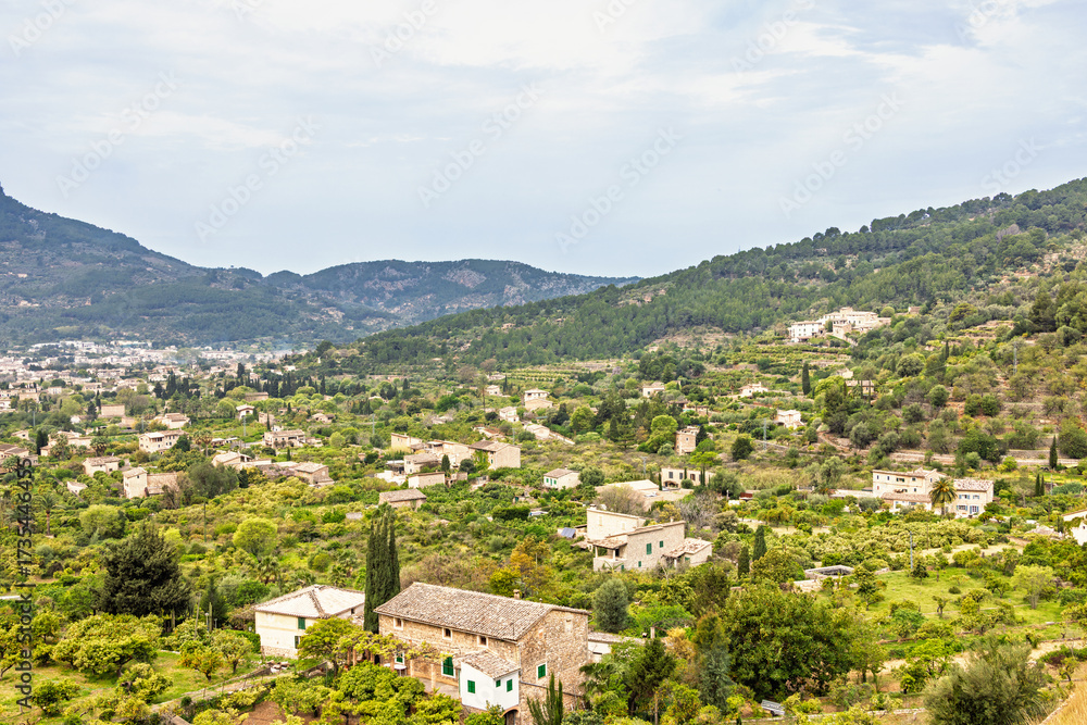 Obraz premium View at a mountain village in Mallorca