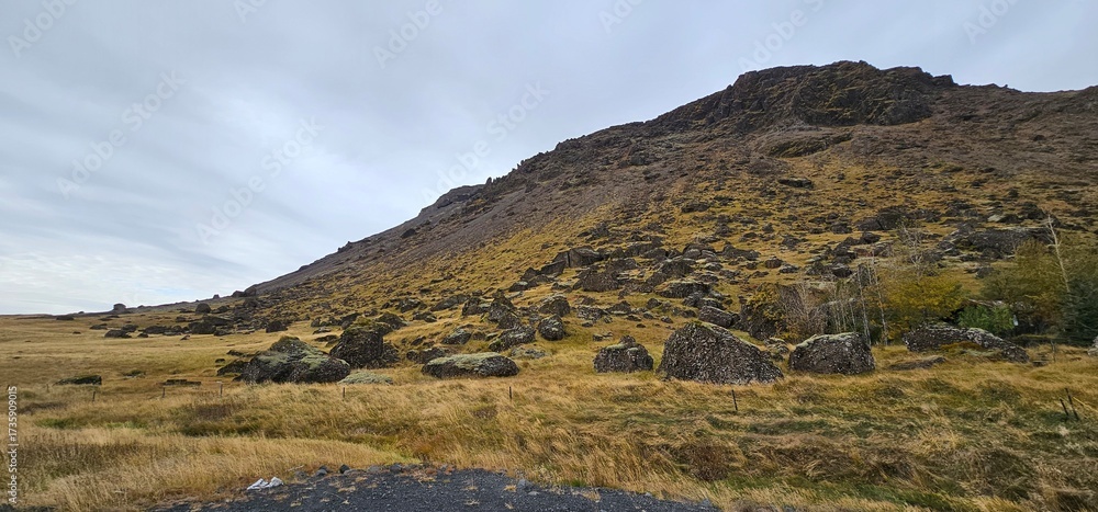 Fototapeta premium autumn in the mountains