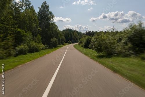 Fototapeta Naklejka Na Ścianę i Meble -  views of the road highway on a sunny day in summer. 