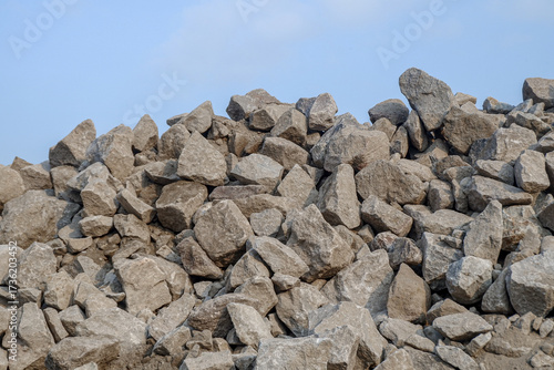 Schilderij op canvas Piles of stone construction materials ready to be used for construction projects