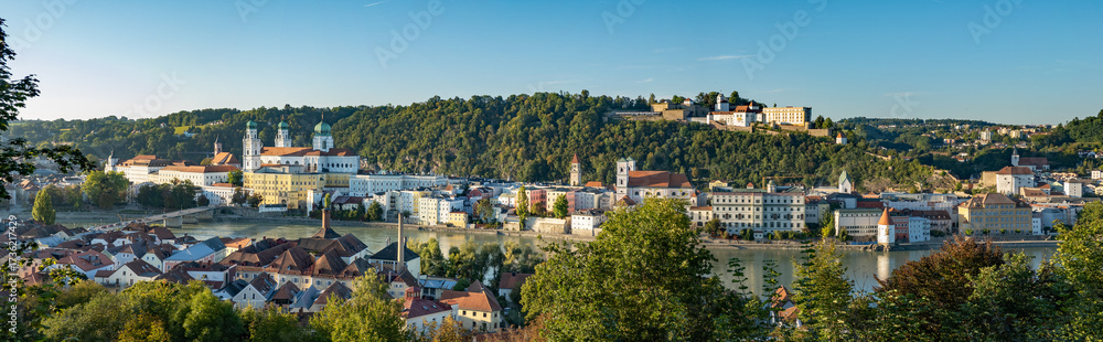 Fototapeta premium Passau, Bavaria, Germany: view from Mariahilfe on the South or Inn side of the old town; at the top right the fortress of Veste Oberhaus 